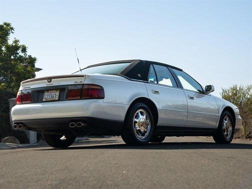 White Diamond 1999 Cadillac Seville SLS