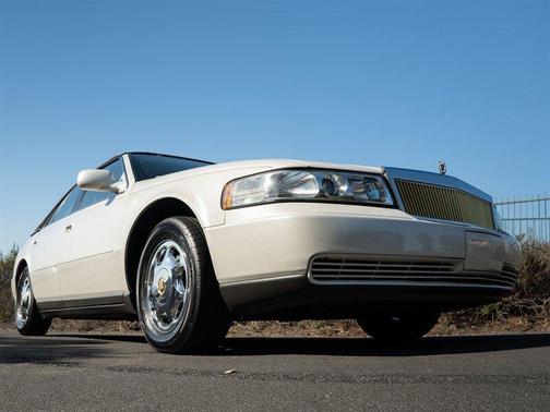 White Diamond 1999 Cadillac Seville SLS