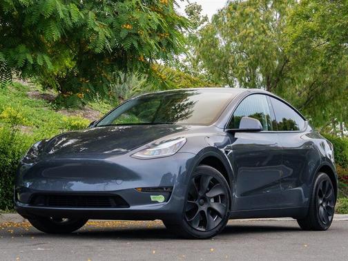2023 Tesla Model Y Long Range