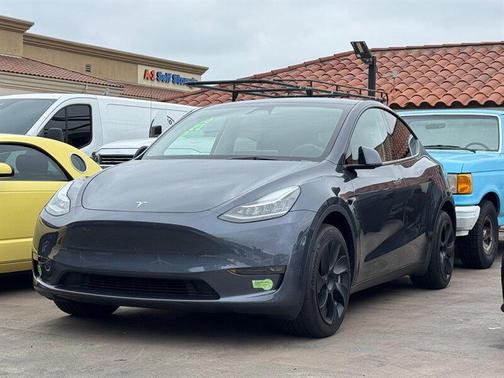 2023 Tesla Model Y Long Range
