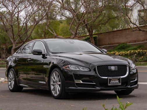 2019 Jaguar XJ XJ R-Sport