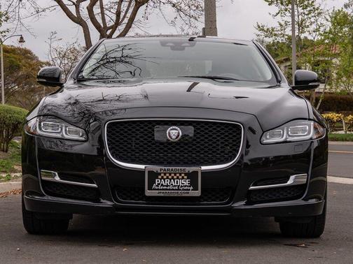 2019 Jaguar XJ XJ R-Sport