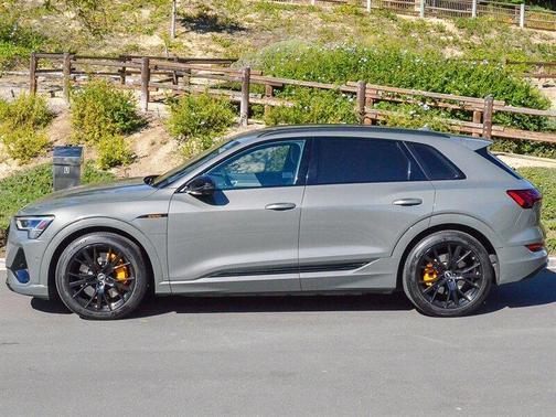 2022 Audi e-tron Premium