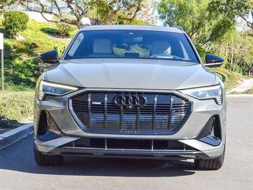 2022 Audi e-tron Premium