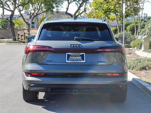 2022 Audi e-tron Premium