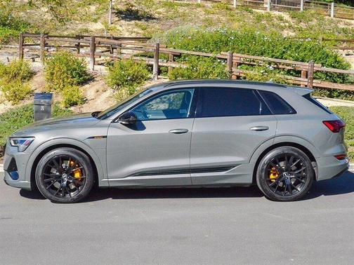 2022 Audi e-tron Premium