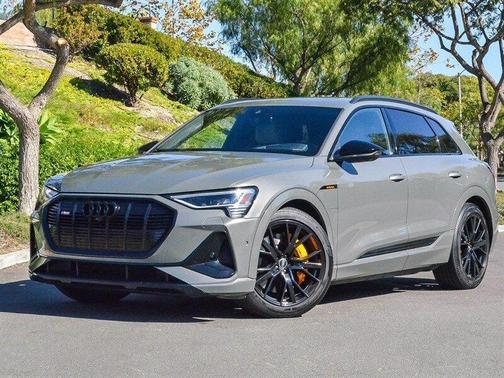 2022 Audi e-tron Premium