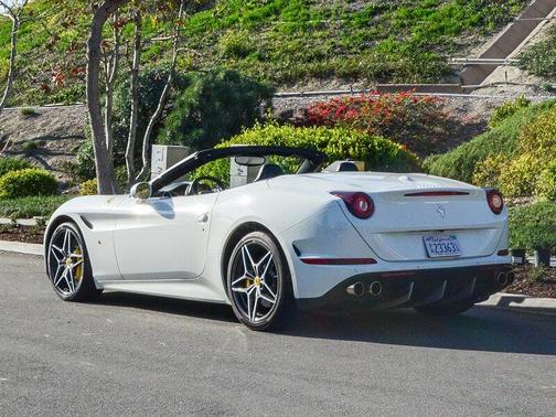 2016 Ferrari California T