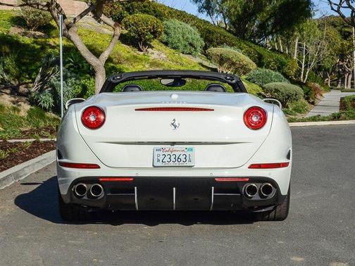 2016 Ferrari California T