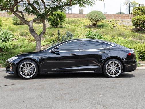 Black 2018 Tesla Model S 75D