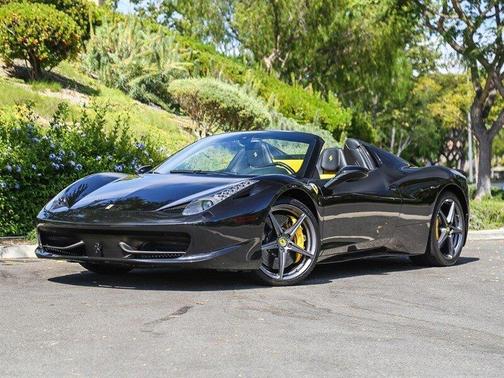 Nero 2013 Ferrari 458 Spider Base