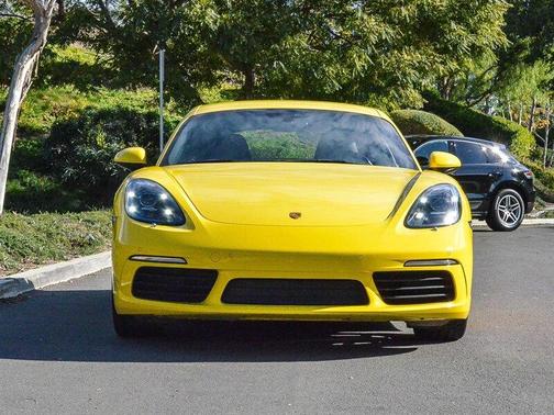2022 Porsche 718 Cayman T