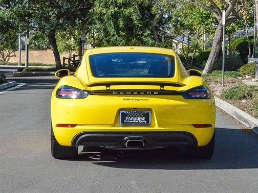 2022 Porsche 718 Cayman T