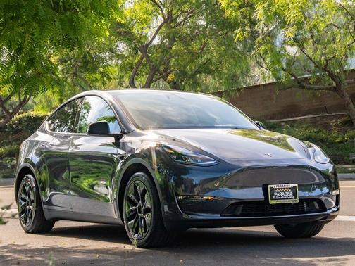 2025 Tesla Model Y Long Range