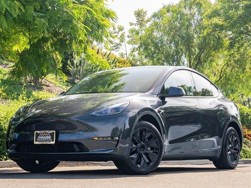 2025 Tesla Model Y Long Range