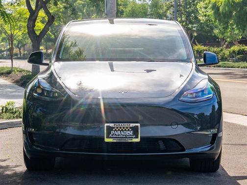 2025 Tesla Model Y Long Range