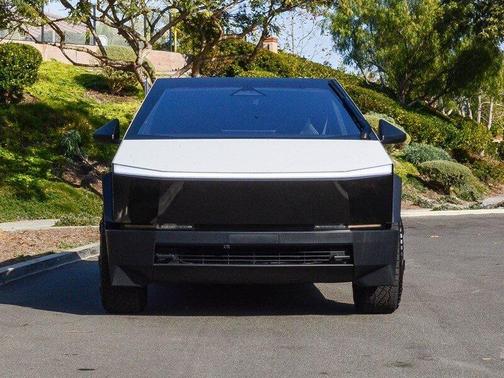 2024 Tesla Cybertruck Base