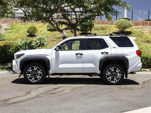 Ice 2025 Toyota 4Runner SR5