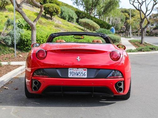 2010 Ferrari California Base