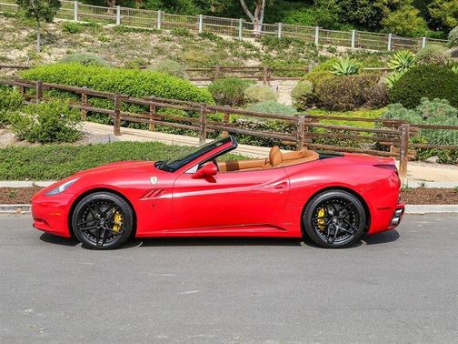 2010 Ferrari California Base