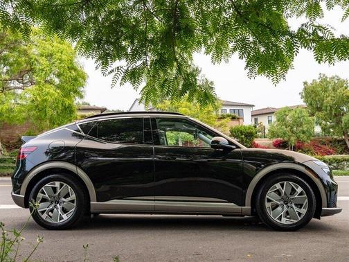 2025 Genesis GV60 Standard