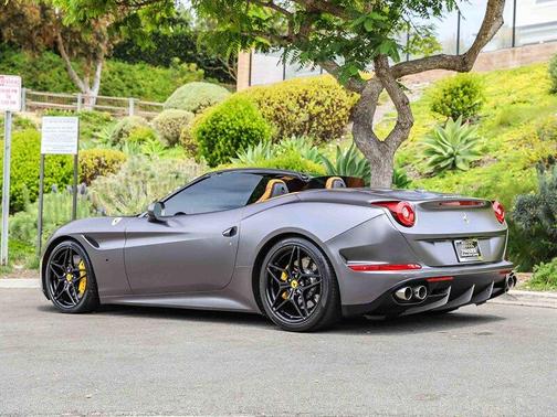 Blu California 2016 Ferrari California T