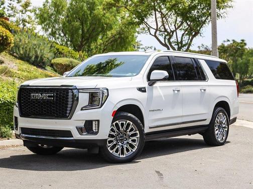 White Frost Tri-Coat 2023 GMC Yukon XL Denali Ultimate