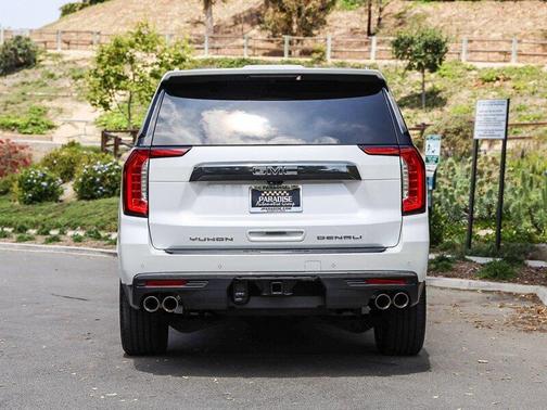 White Frost Tri-Coat 2023 GMC Yukon XL Denali Ultimate