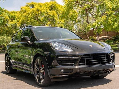 2014 Porsche Cayenne GTS