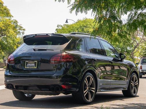 2014 Porsche Cayenne GTS