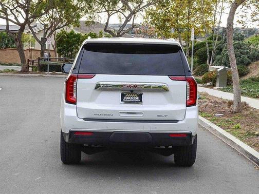 2022 GMC Yukon SLT