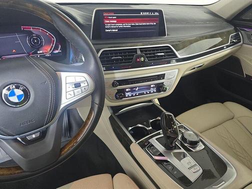 2020 BMW 750 i xDrive