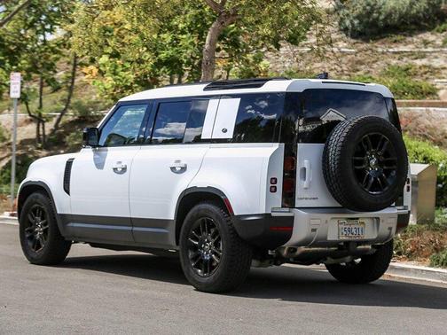 2024 Land Rover Defender 110 P300 S