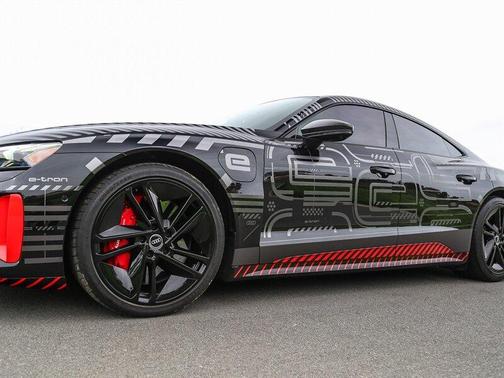 2023 Audi RS e-tron GT Base