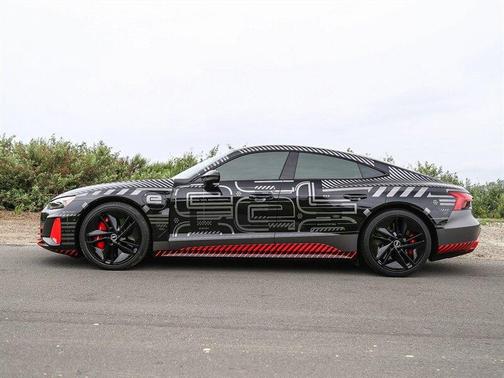 2023 Audi RS e-tron GT Base