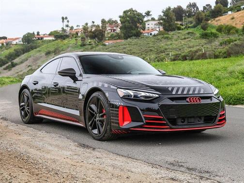 2023 Audi RS e-tron GT Base