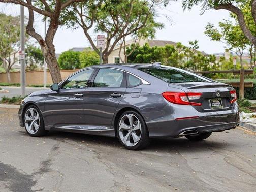Modern Steel Metallic 2018 Honda Accord Touring