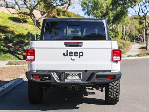 2023 Jeep Gladiator Sport
