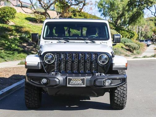 2023 Jeep Gladiator Sport