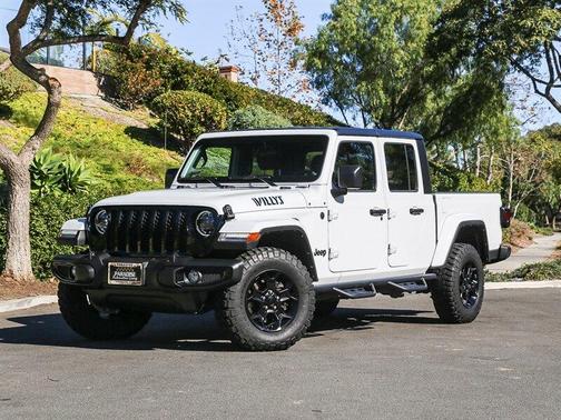 2023 Jeep Gladiator Sport
