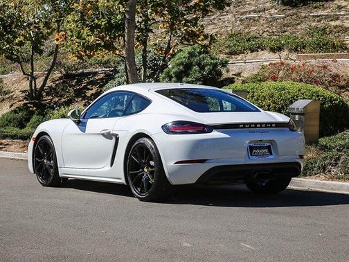 2017 Porsche 718 Cayman Base