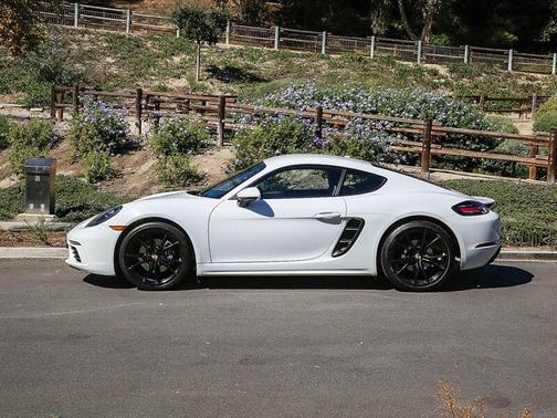 2017 Porsche 718 Cayman Base