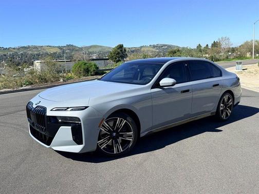 2025 BMW 760 760i xDrive