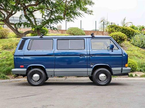 Blue 1988 Volkswagen Vanagon GL