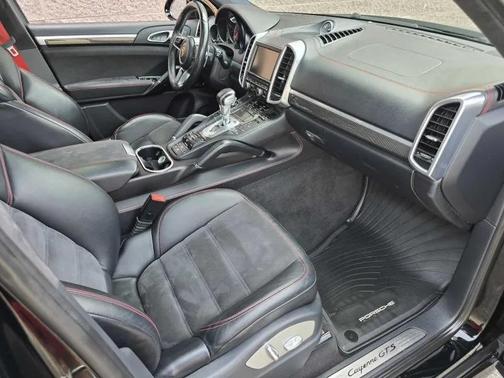 2016 Porsche Cayenne GTS