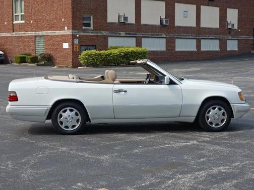 White 1995 Mercedes-Benz E-Class Cabriolet