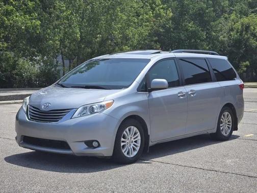 2015 Toyota Sienna XLE Premium