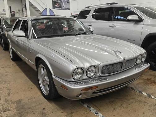1999 Jaguar XJ Base