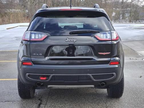 Diamond Black Crystal Pearlcoat 2020 Jeep Cherokee Trailhawk