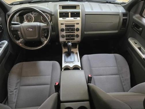 Ingot Silver Metallic 2012 Ford Escape XLT